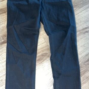 Old navy super skinny jeans. Never worn.